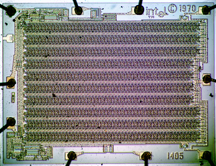 Die shot of the Intel 1405 MOS 512-bit shift register memory.