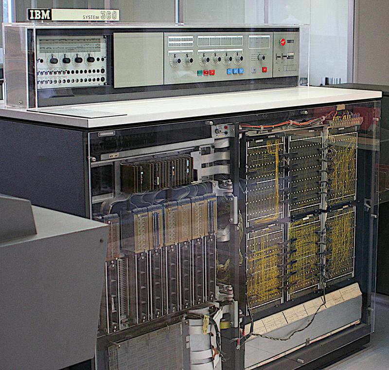 IBM System/360 Model 20. TROS modules are on the left side. Photo from Ben Franske, CC BY 2.5.