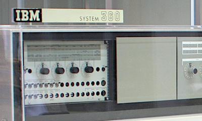 Customer engineering control panel for the IBM S/360 Model 20. Photo by Ben Franske, CC BY-SA 2.5.