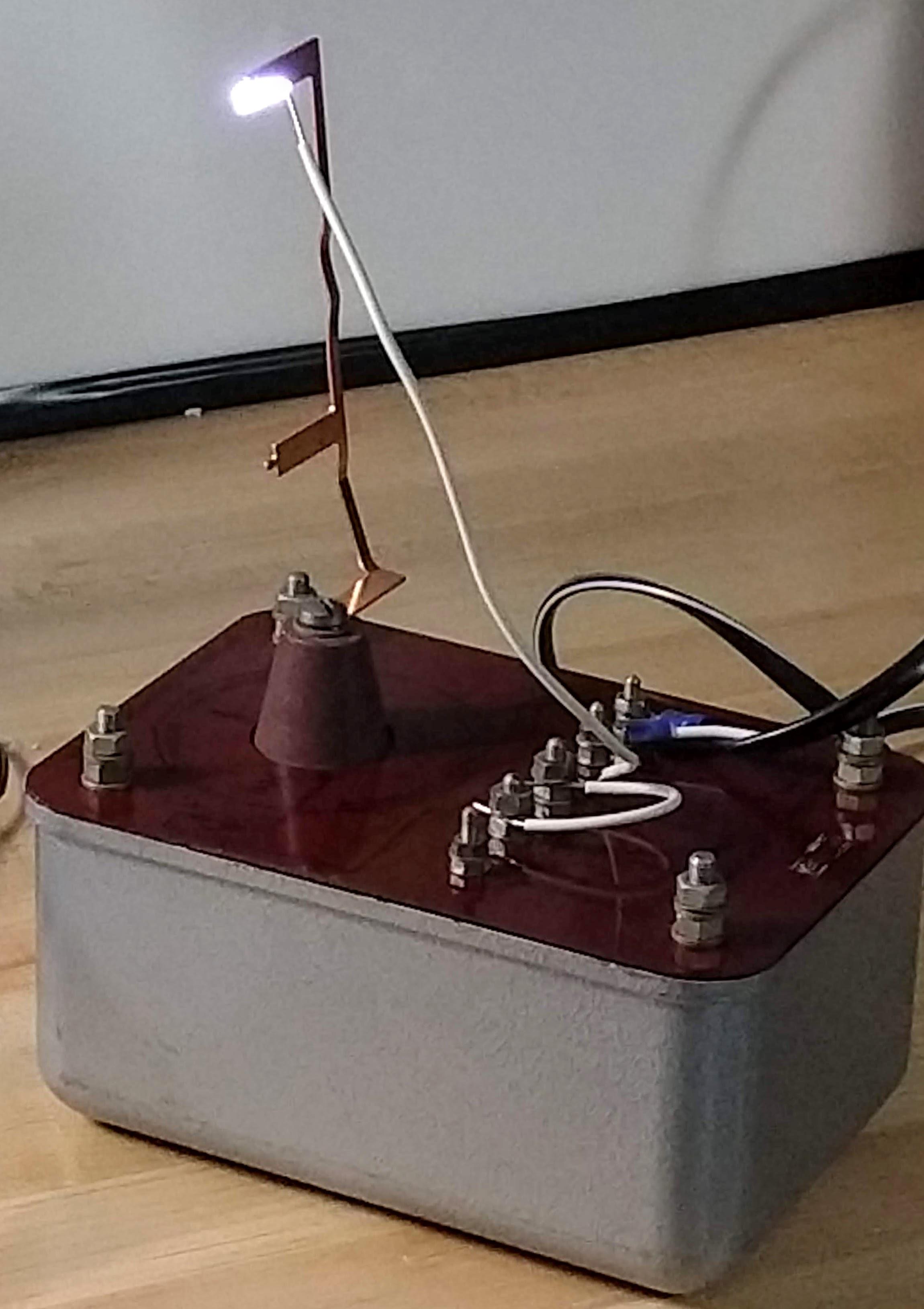 The Best DIY Tesla Coil Kit 8.0 - Eastern Voltage Research