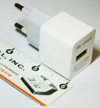 Tiny, cheap, and dangerous: Inside a (fake) iPhone charger