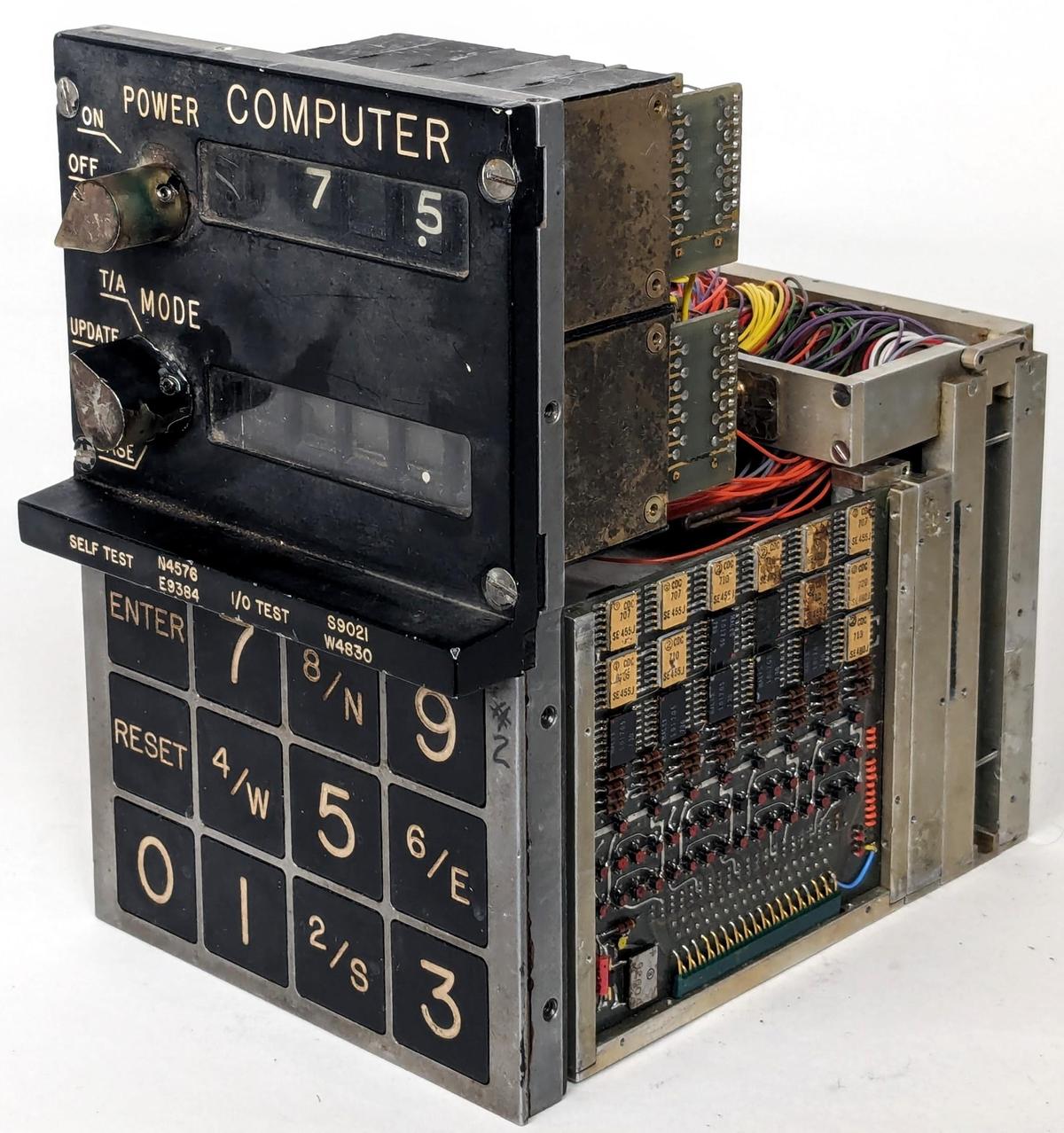 The navigation computer, showing the front panel with the display and keyboard, with the electronics unit behind it. Click this image (or any other) for a larger version.