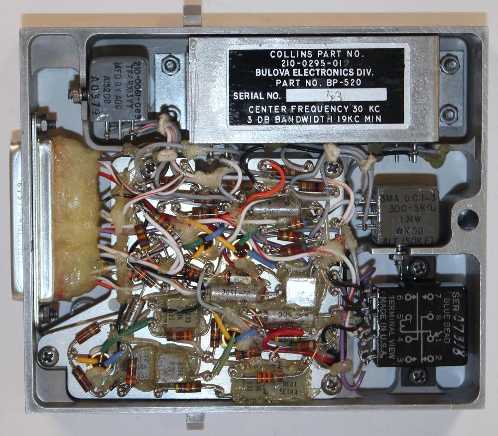 The circuitry of the voice detector module. The connector is on the left.