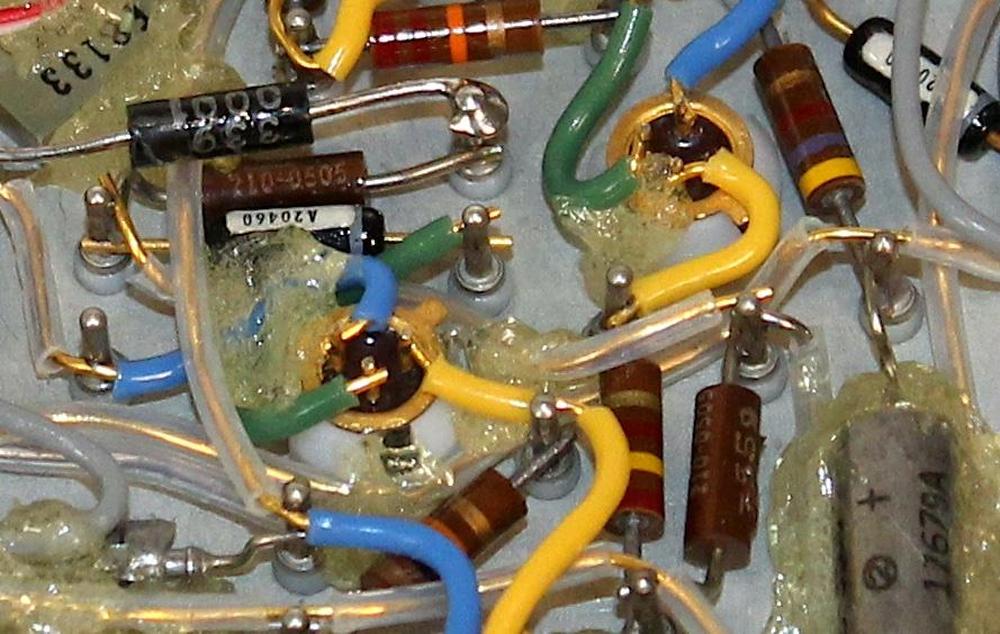 A closeup of the wiring in the aux bi-phase modulator module. Most of the connections are spot-welded, although a few seem to have solder.