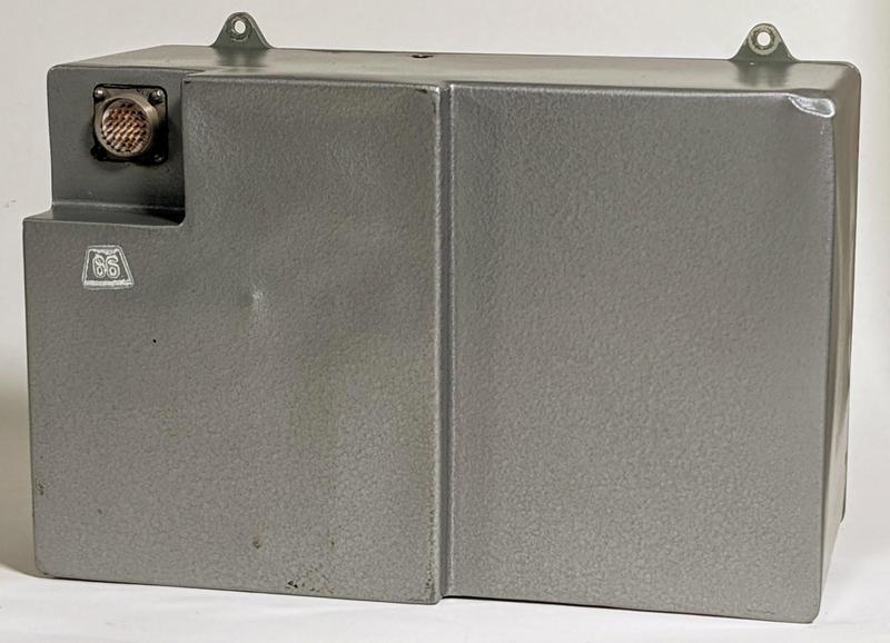 The back of the Globus, with the connector at the upper left.