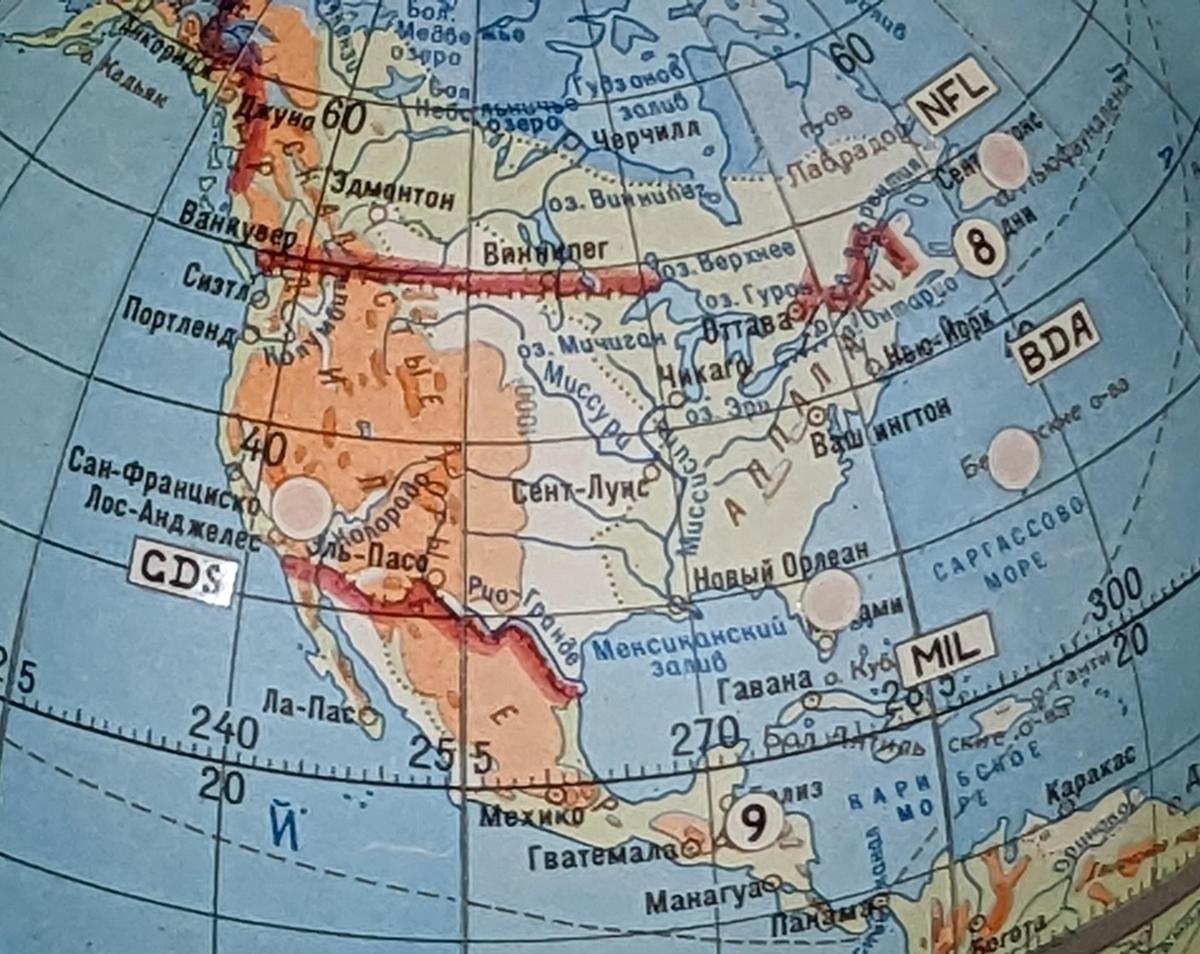 North America as it appears on the globe. The US border is marked in red. The selection of cities seems a bit random, such as El Paso as the only western city until the coast.