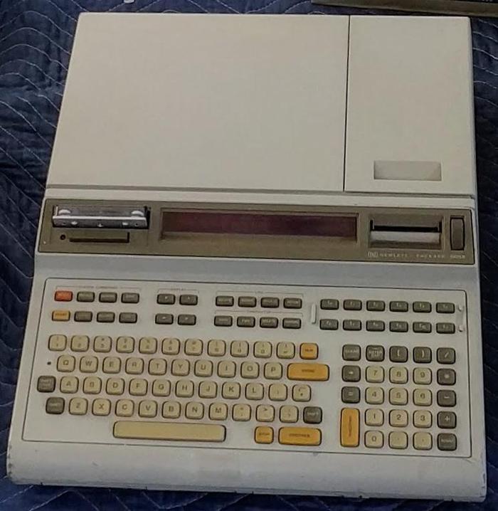 An HP 9825 with tape drive, LED display, and printer. From Marc Verdiell's collection.