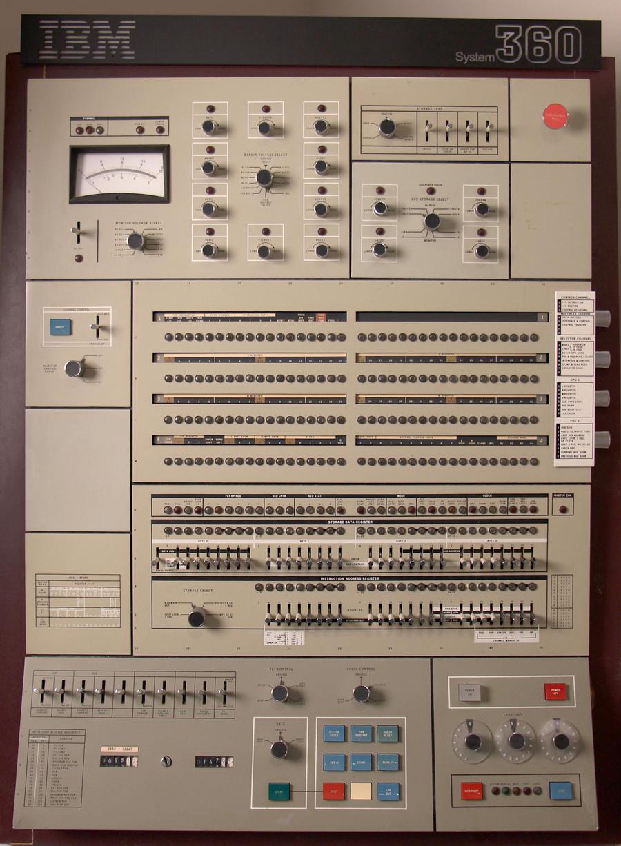 Control panel of the IBM System/360 Model 50. This panel has marginal check controls for auxiliary storage in the upper right, replacing the dataflow diagram.