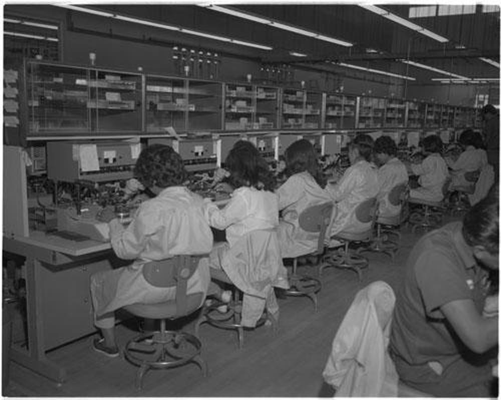 Workers in Fairchild's Shiprock plan, 1966. Photo by Jack Grimes. Photo courtesy of Computer History Museum, Henry Mahler collection of Fairchild Semiconductor photographs.