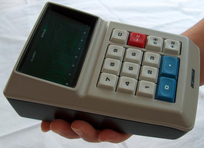 The Sharp EL-8 calculator. Photo by Daniel Sancho (CC BY 2.0).