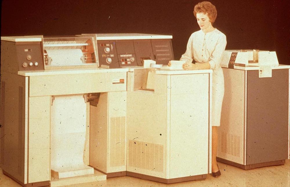 Photo of the Univac 1004. From bitsavers.